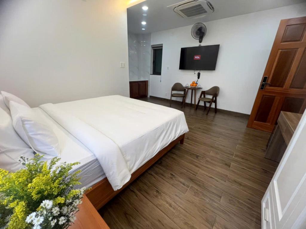 Golden Hotel